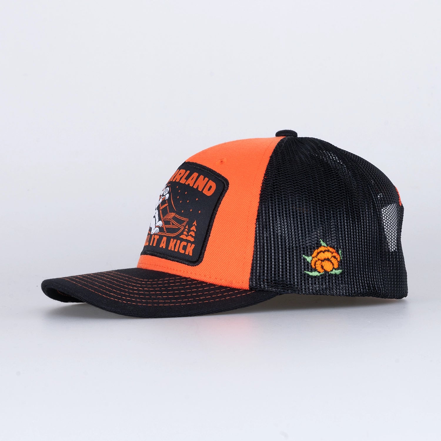 BEAR LOW TRUCKER CAP - BLACK
