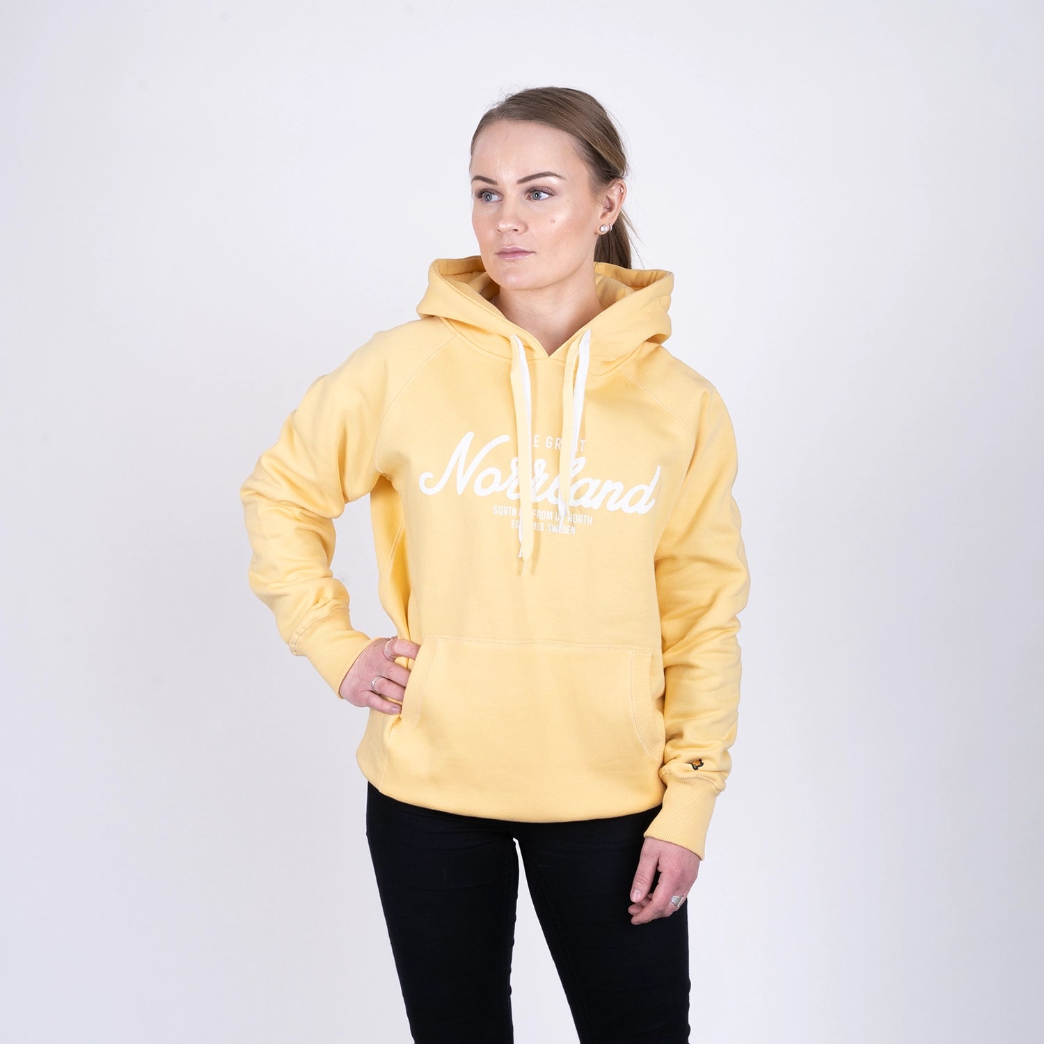 GREAT NORRLAND HOODIE - SOLBLEKT GUL