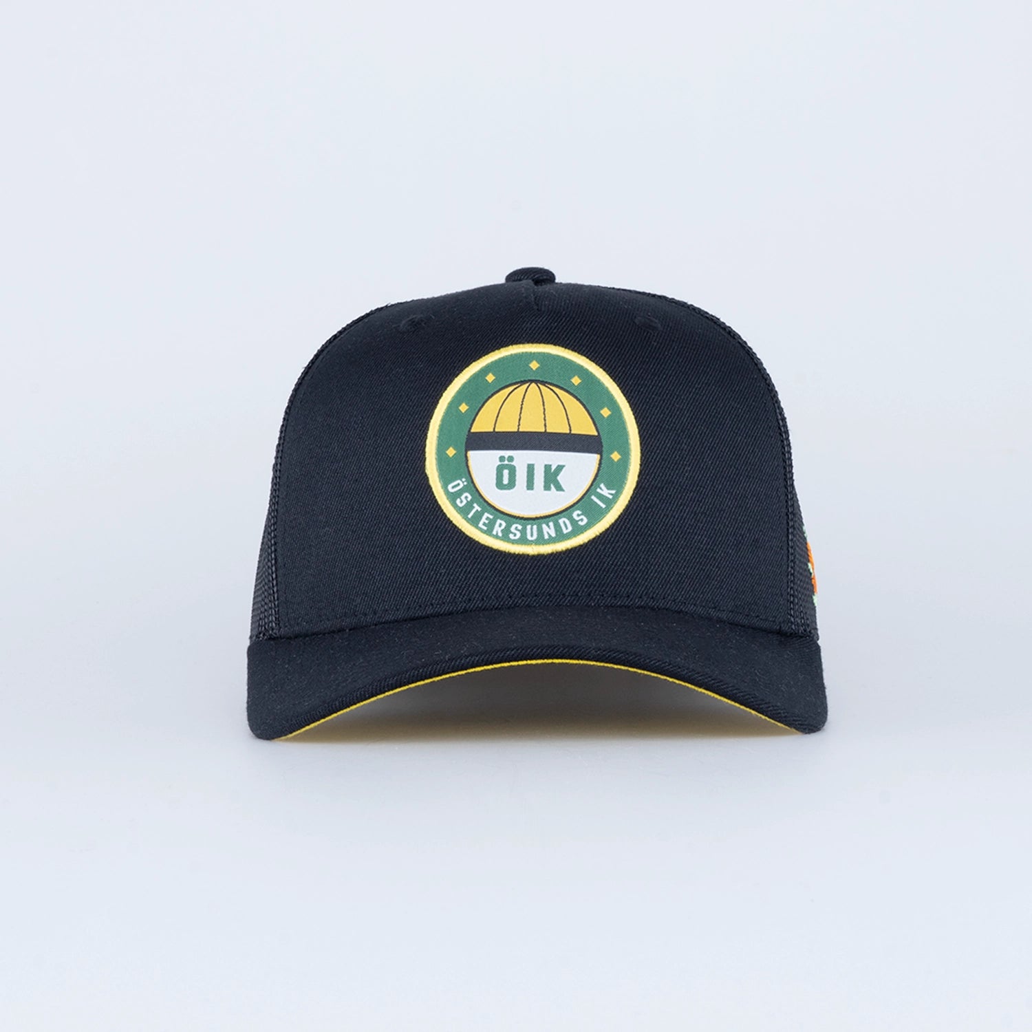 KUPOLEN TRUCKER CAP - HOOKED ÖIK BLACK