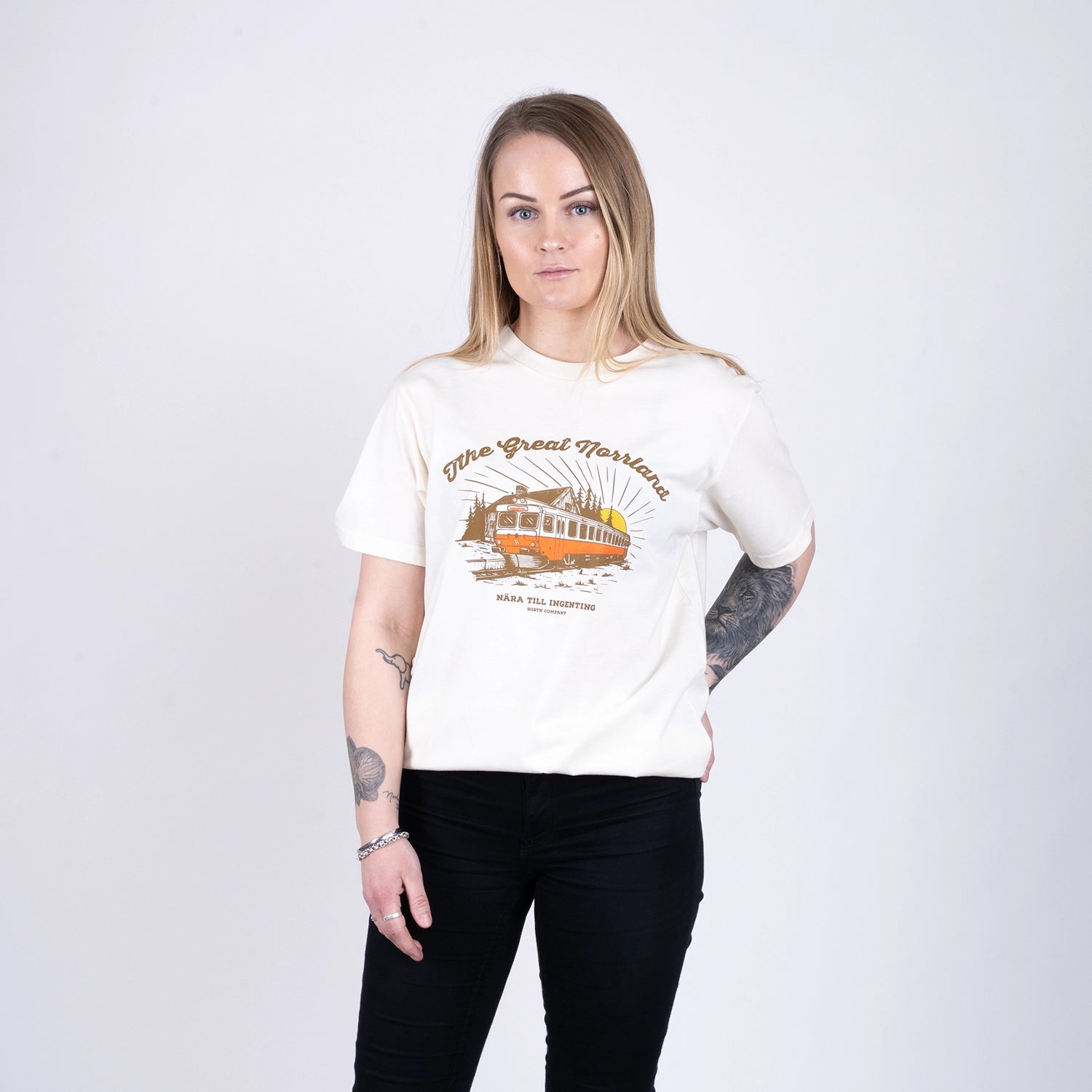 NÄRA TILL INGENTING T-SHIRT - CREAM