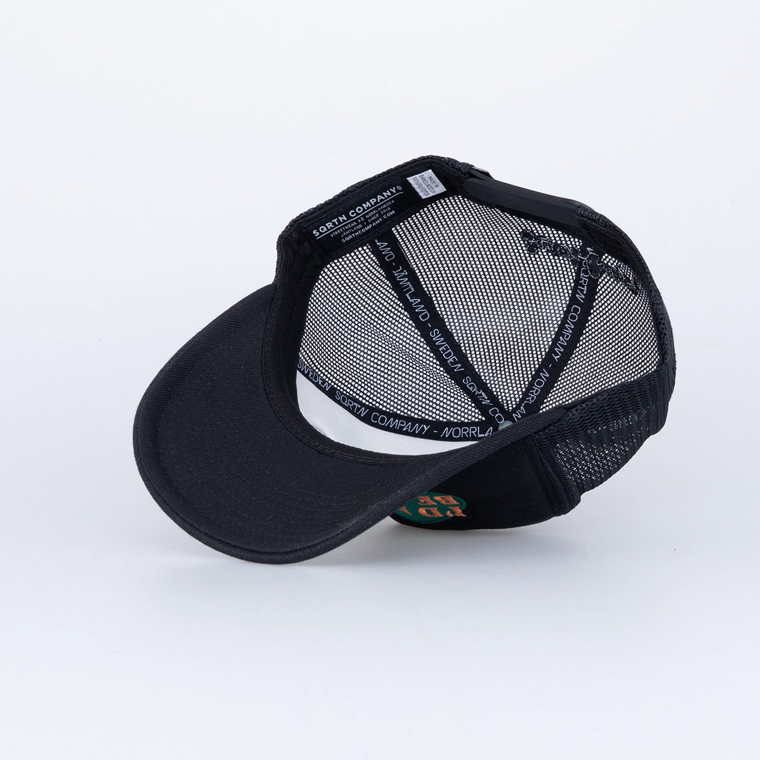 RETRO FOAM TRUCKER KEPS - HOOKED BLACK