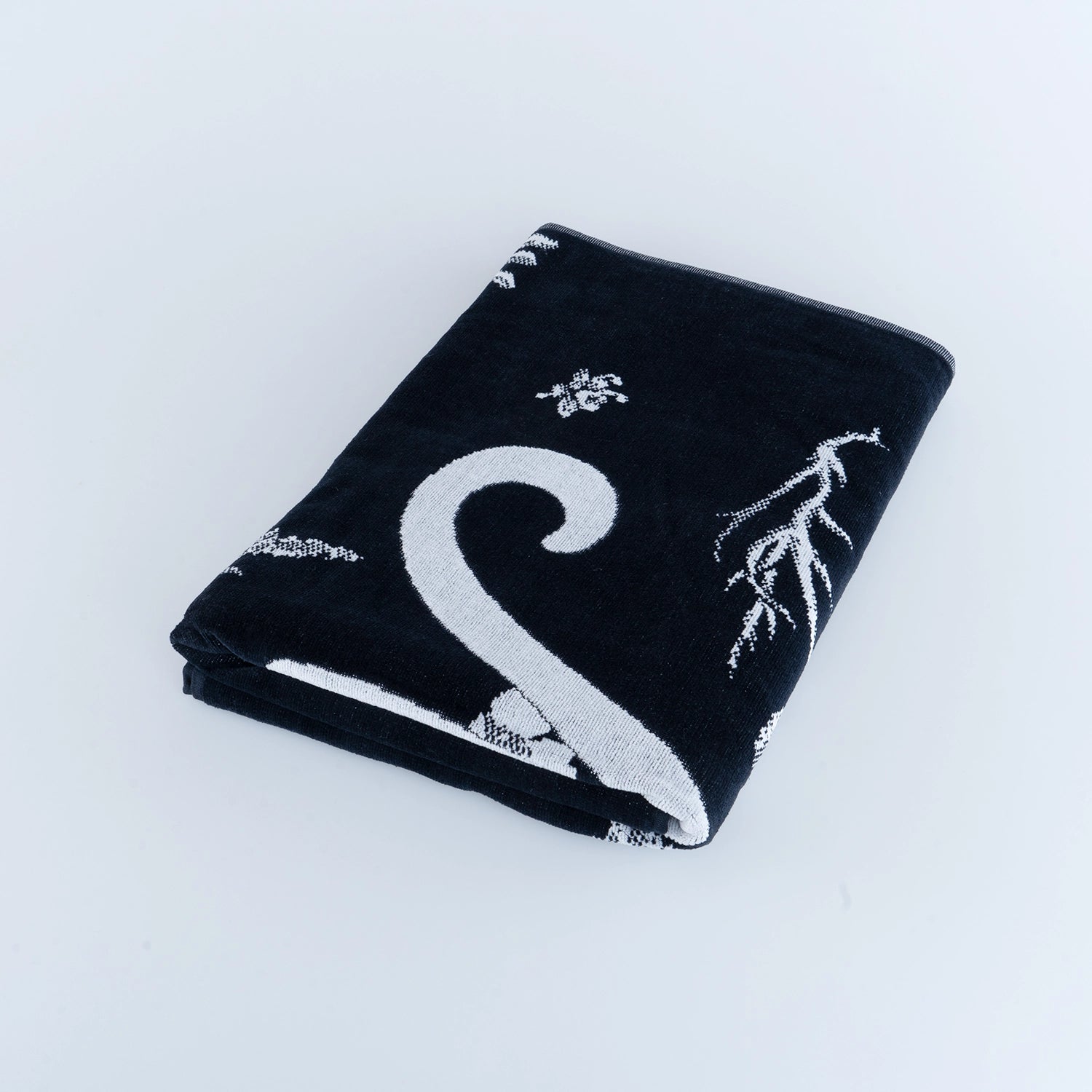 TGN BEACH TOWEL - PLANTS BLACK