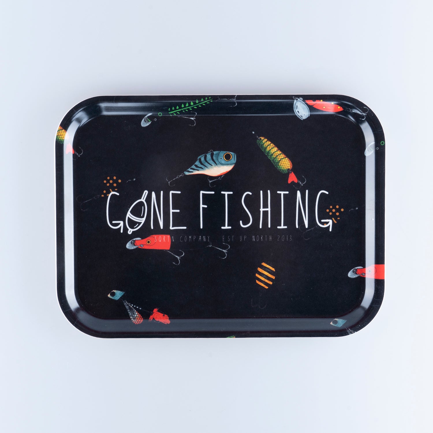 GONE FISHING BRICKA 27X20CM - LURE BLACK