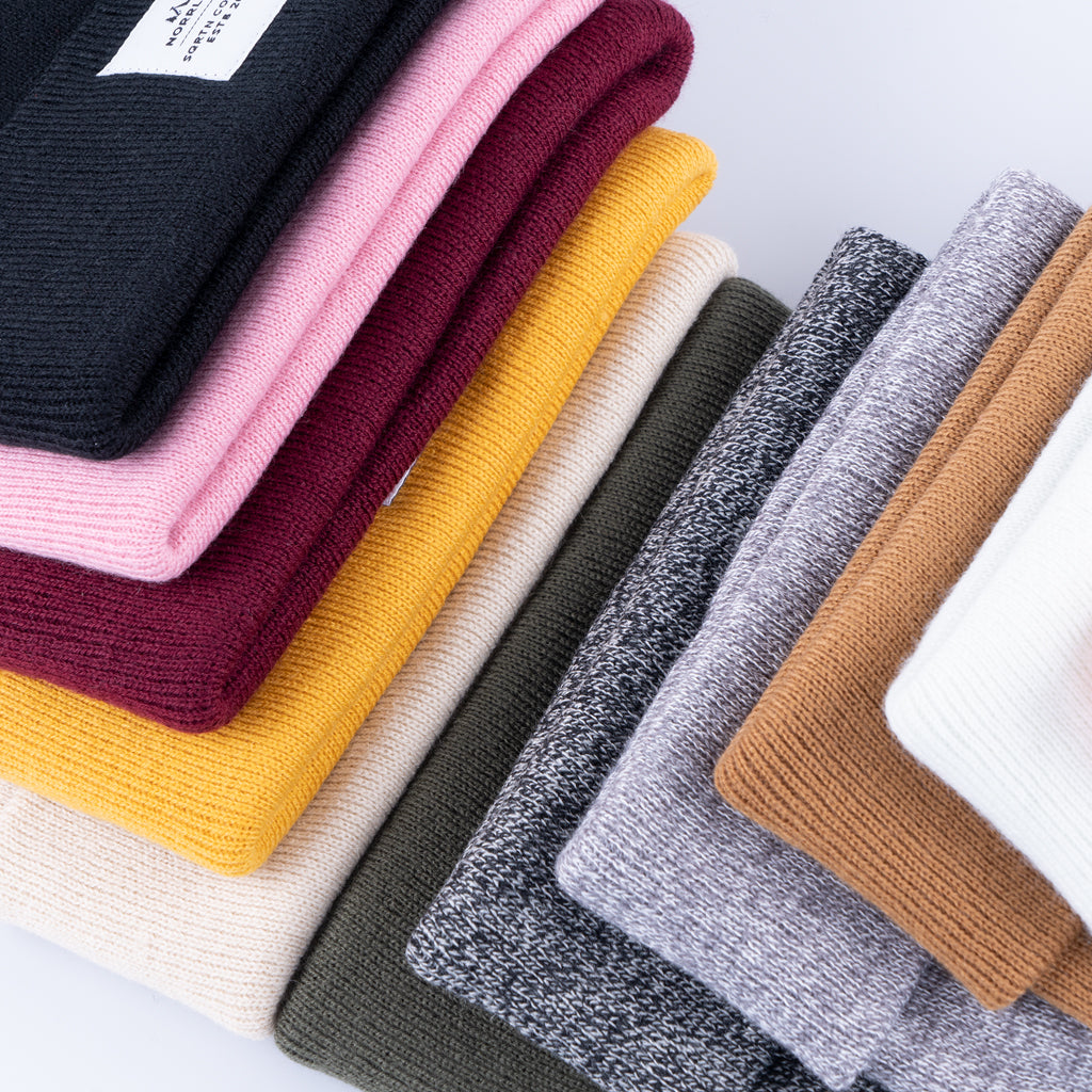 WOOD PATCH BEANIE - RUST