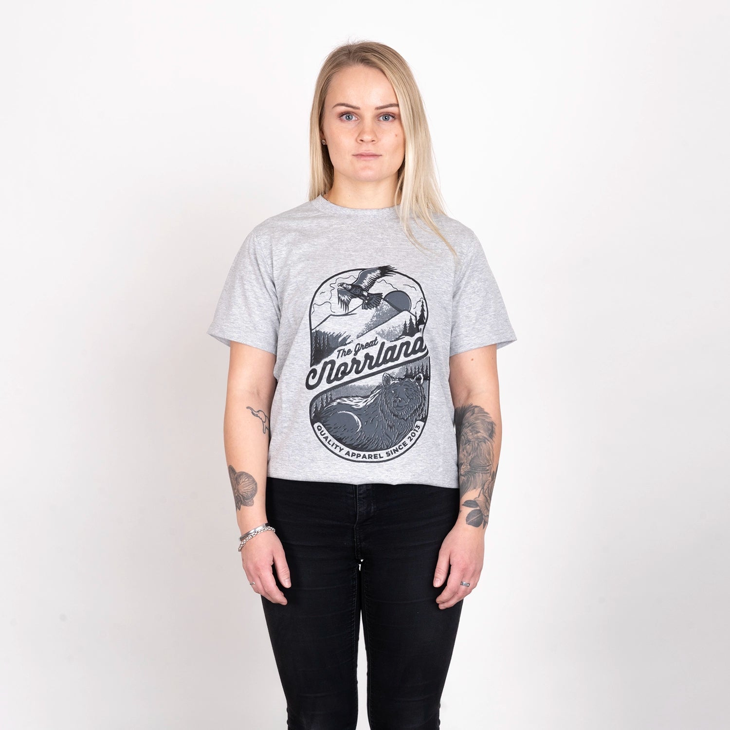 BADGE T-SHIRT - HEATHER GREY