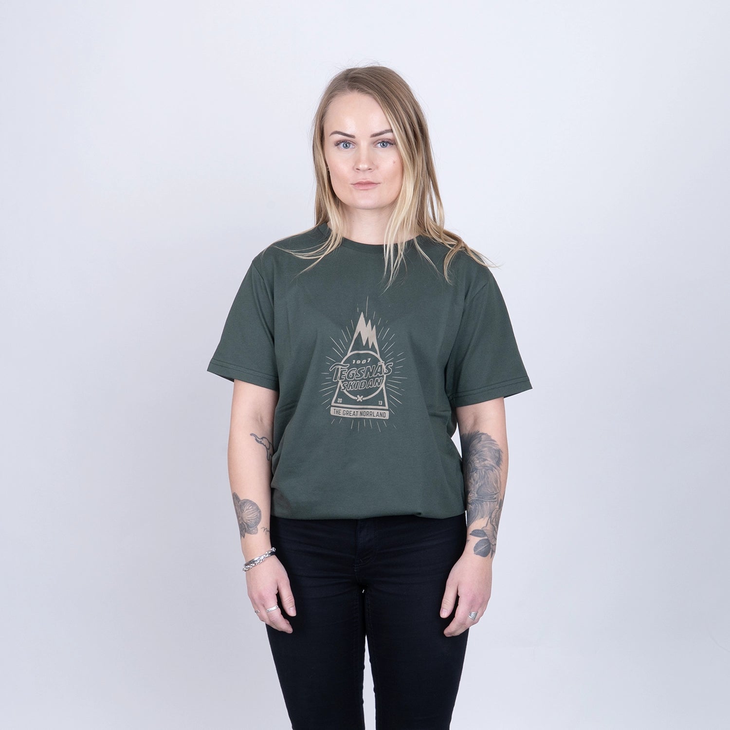 COLLAB T-SHIRT - TEGSNÄS GREEN