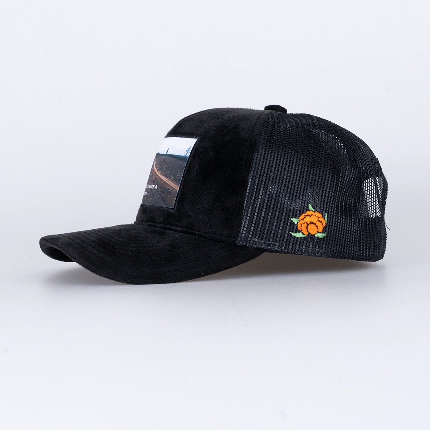 ENFALDEN VELVET TRUCKER CAP - BLACK