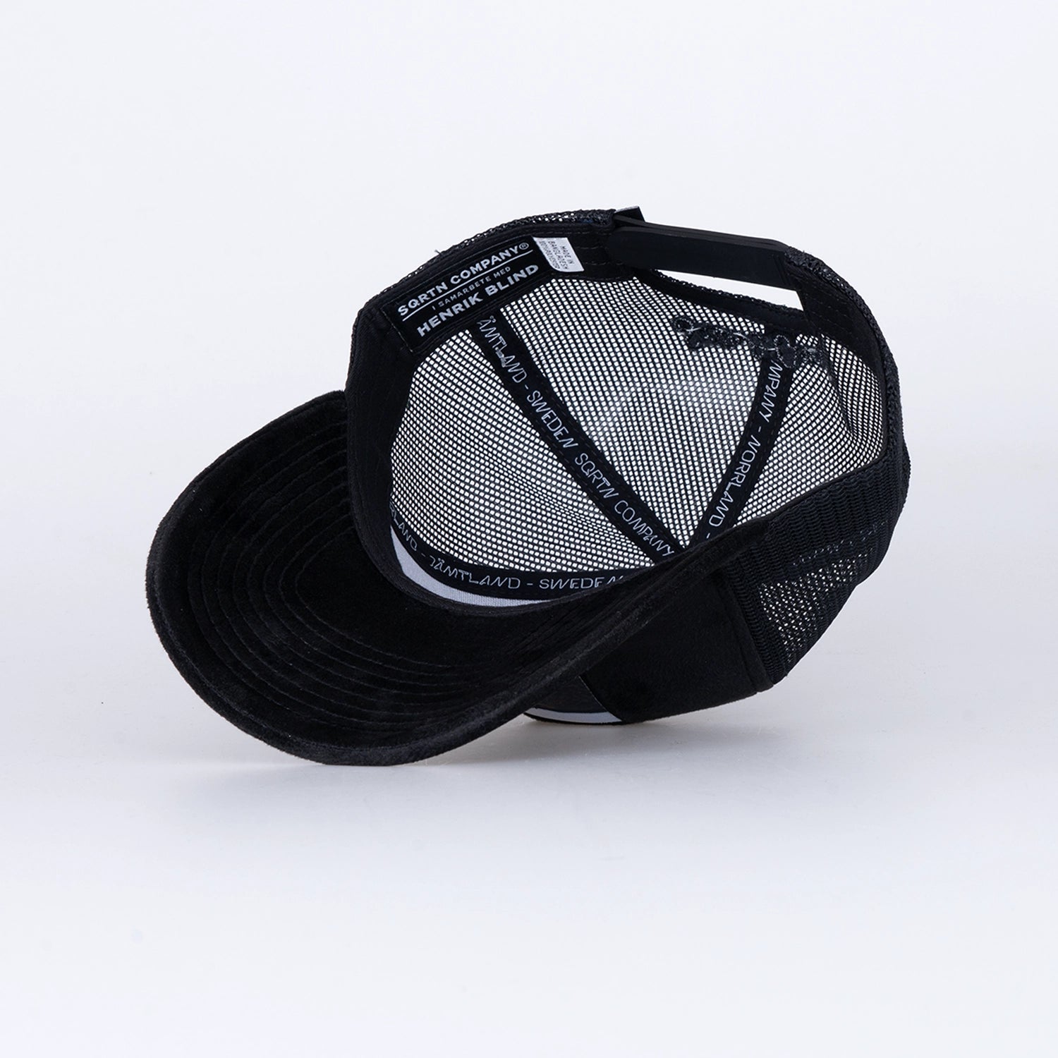 ENFALDEN VELVET TRUCKER CAP - BLACK