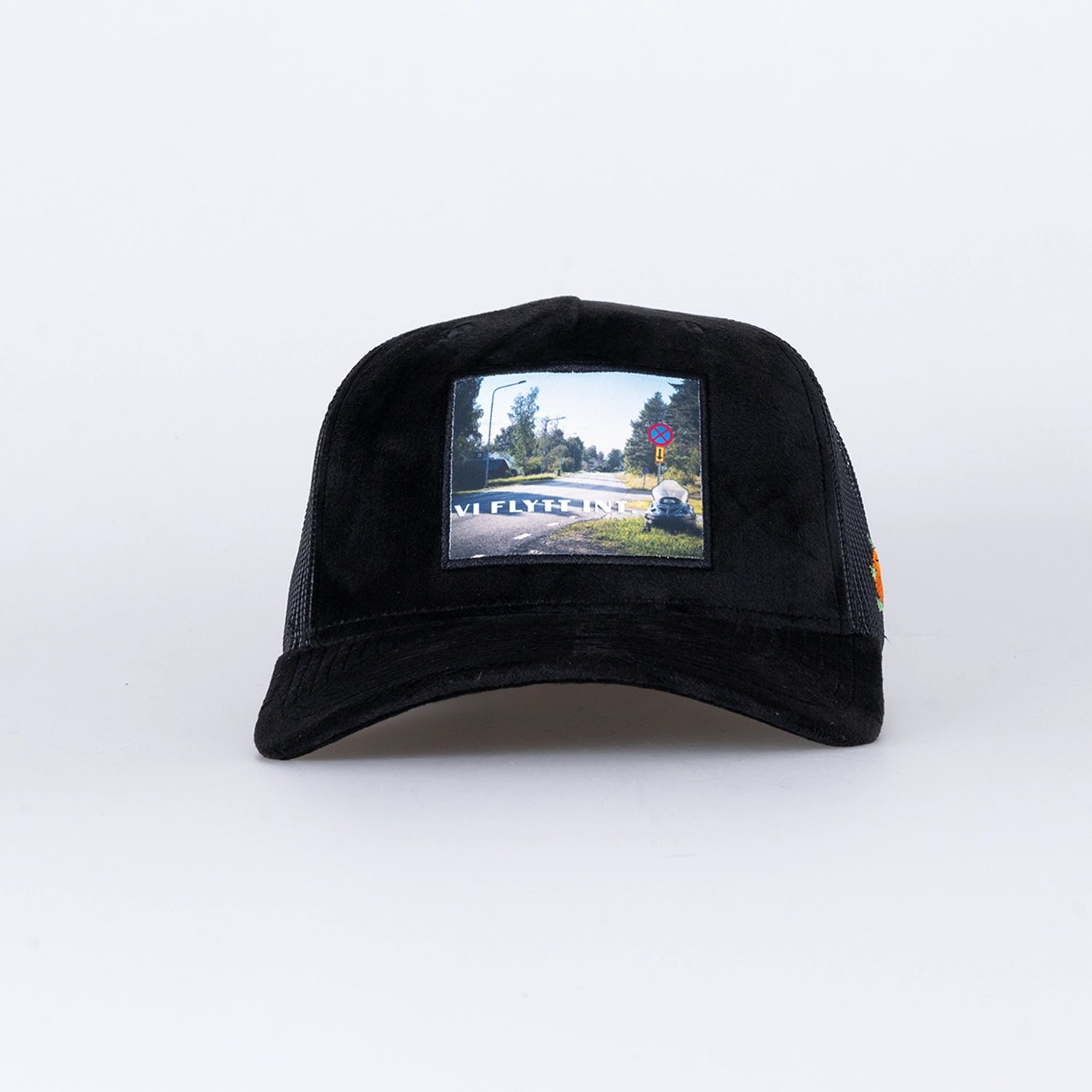 FLYTT INT VELVET TRUCKER KEPS - BLACK