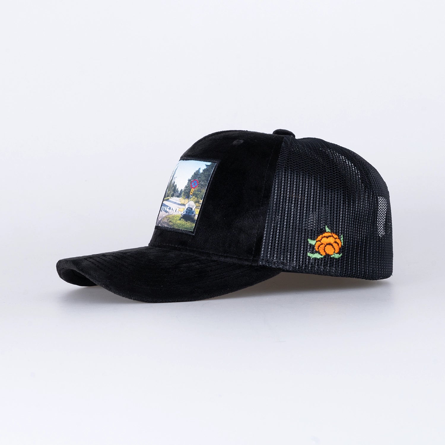 FLYTT INT VELVET TRUCKER KEPS - BLACK