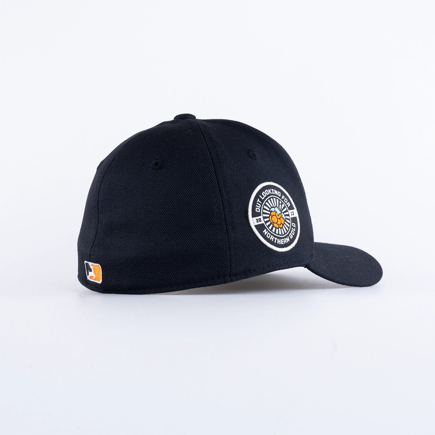 SYMBOL FITTED CAP - HOOKED BLACK