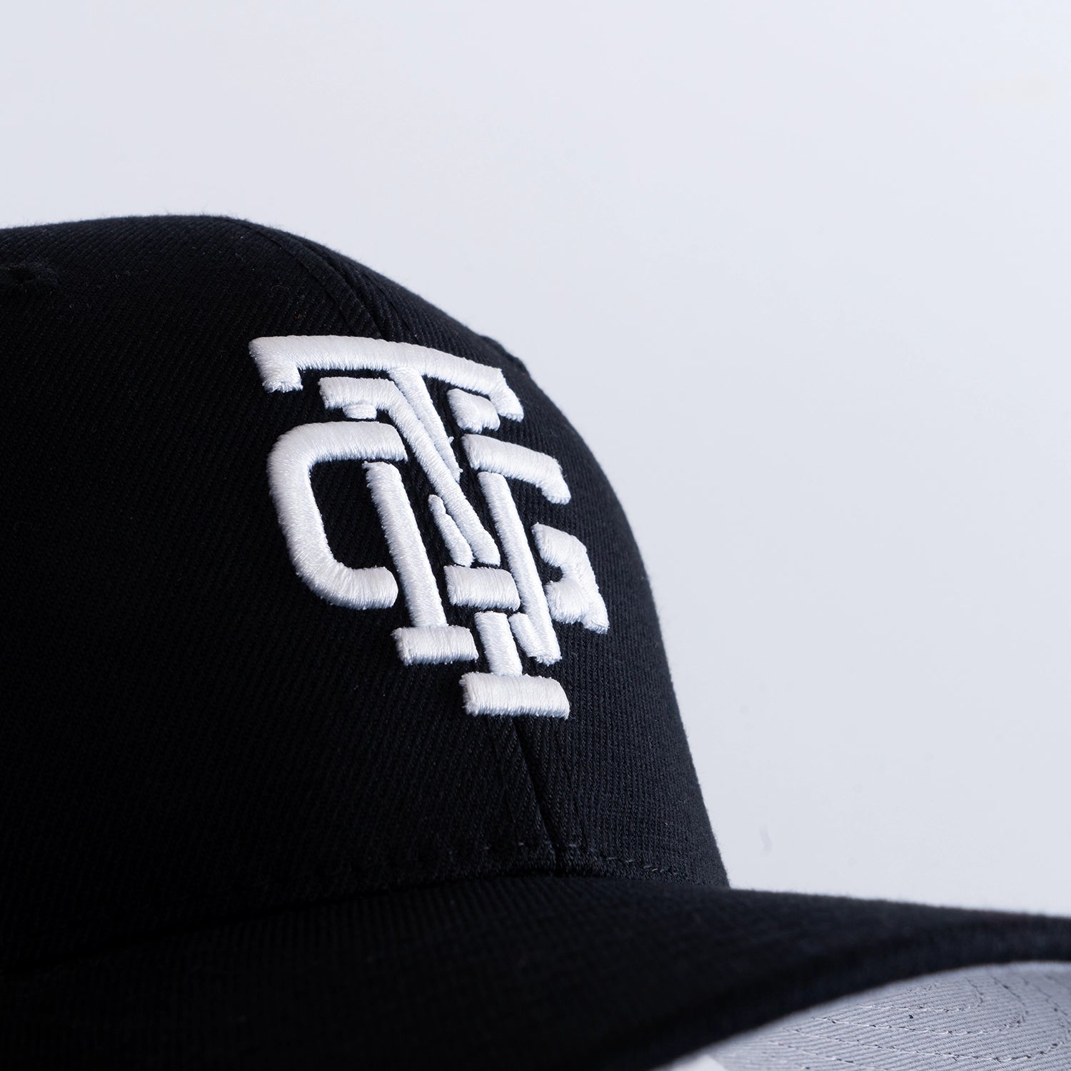 SYMBOL FITTED KEPS - HOOKED BLACK