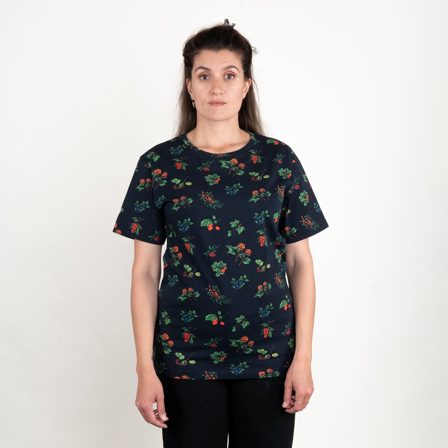 BERRY T-SHIRT - BLACK