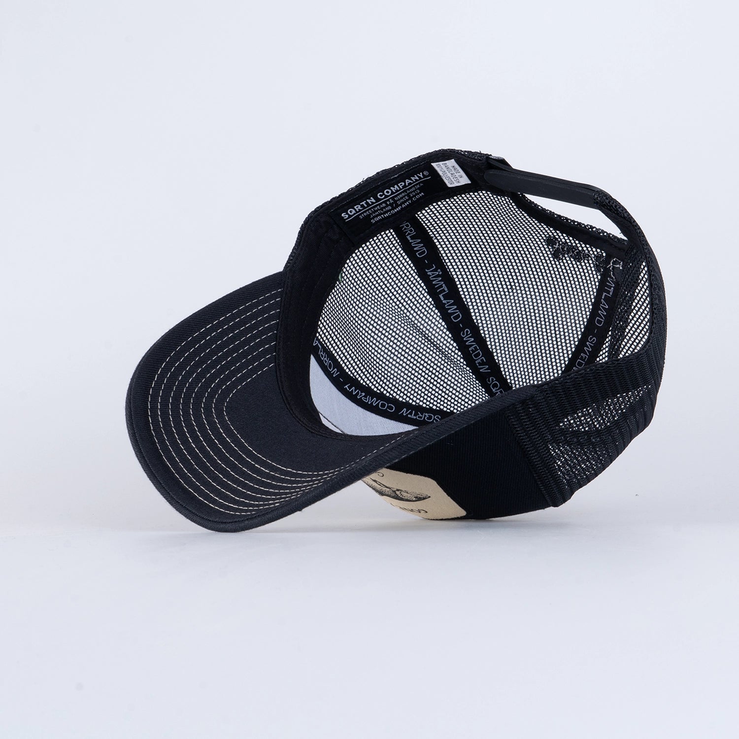 CATCH TRUCKER CAP - HOOKED BLACK